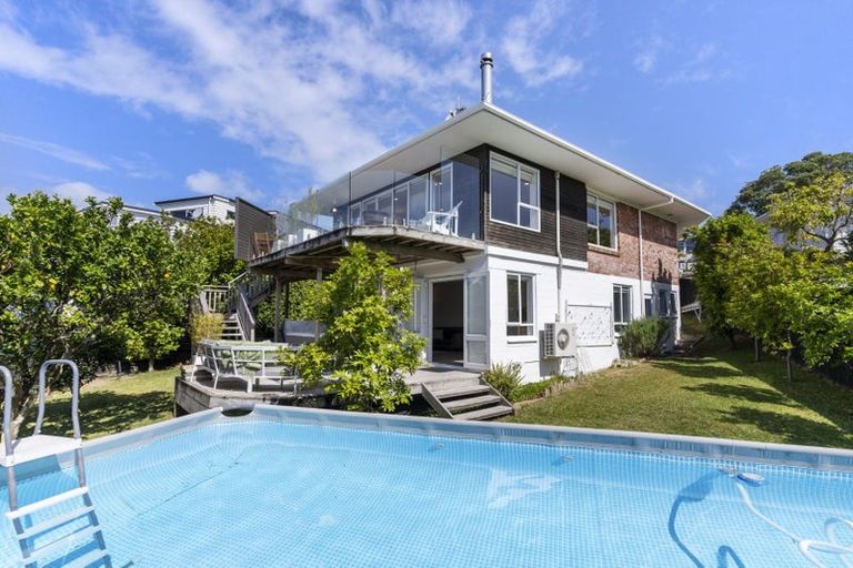 Photo of property in 19 Mayfair Crescent, Mairangi Bay, Auckland, 0630