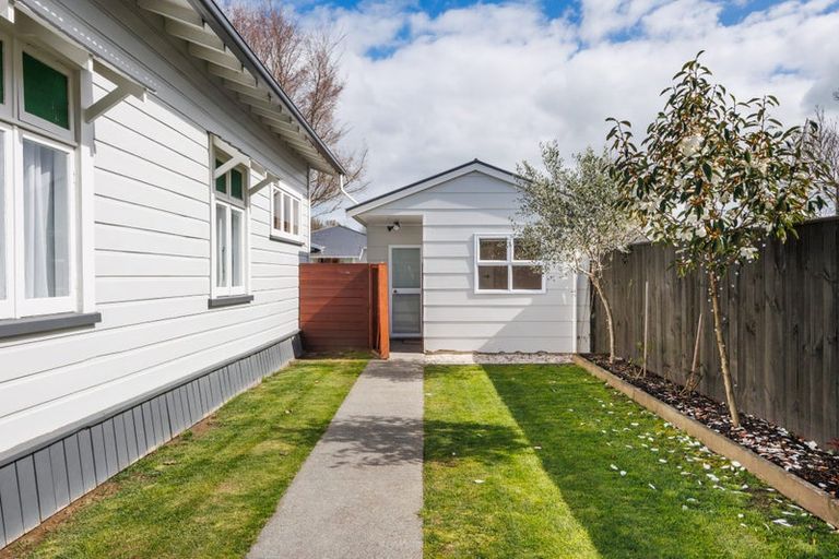 Photo of property in 15 Colombo Street, Hokowhitu, Palmerston North, 4410