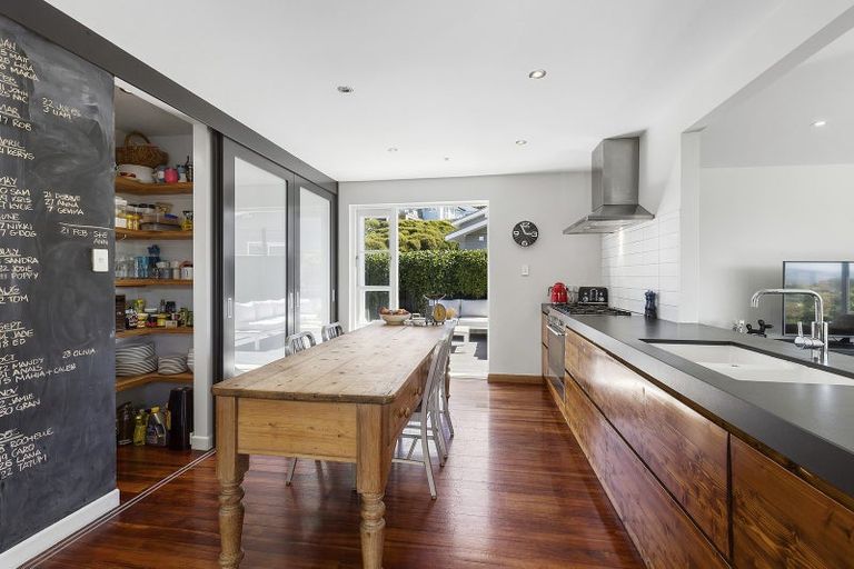 Photo of property in 18 Kapekape Place, Pukerua Bay, 5026