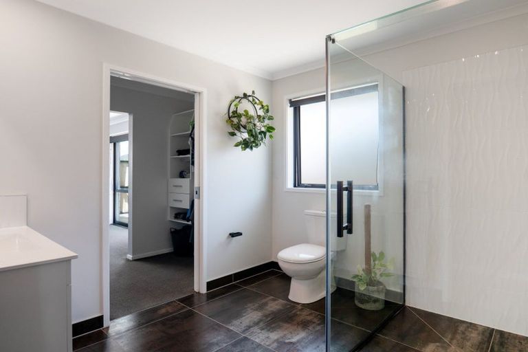 Photo of property in 202 Te Okuroa Drive, Papamoa, 3118