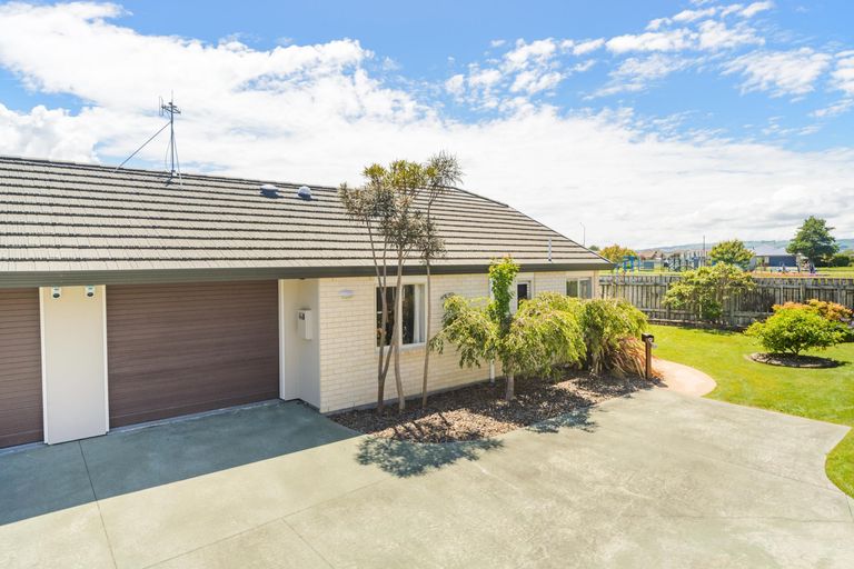 Photo of property in 9 Foxtail Fern, Kelvin Grove, Palmerston North, 4414