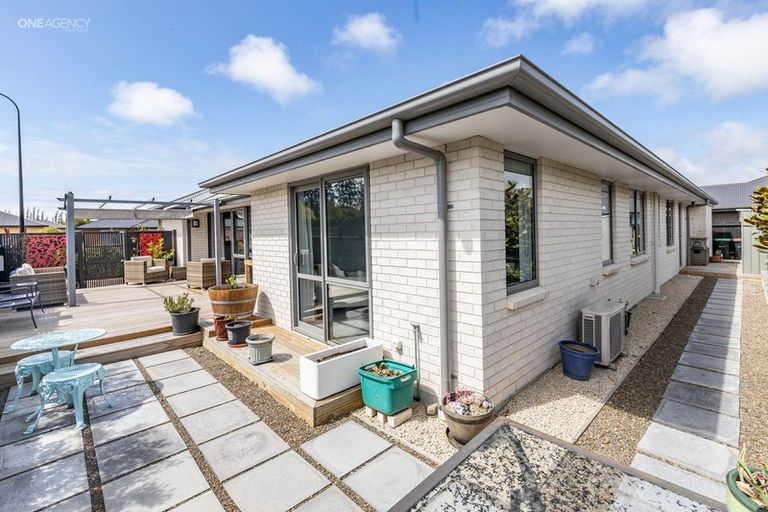 Photo of property in 9 Keeper Close, Woodend, 7610