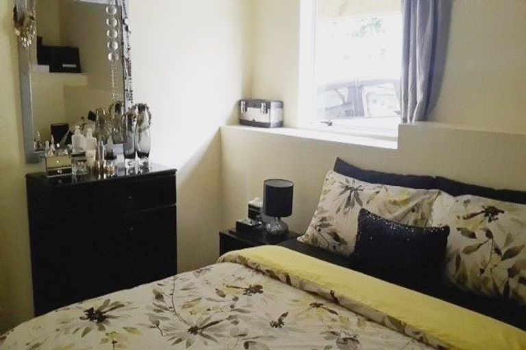 Photo of property in 55 Gatman Street, Birkdale, Auckland, 0626