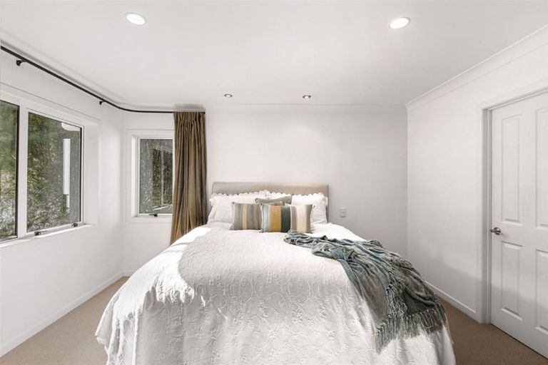 Photo of property in 16 Kunzea Place, Greenhithe, Auckland, 0632