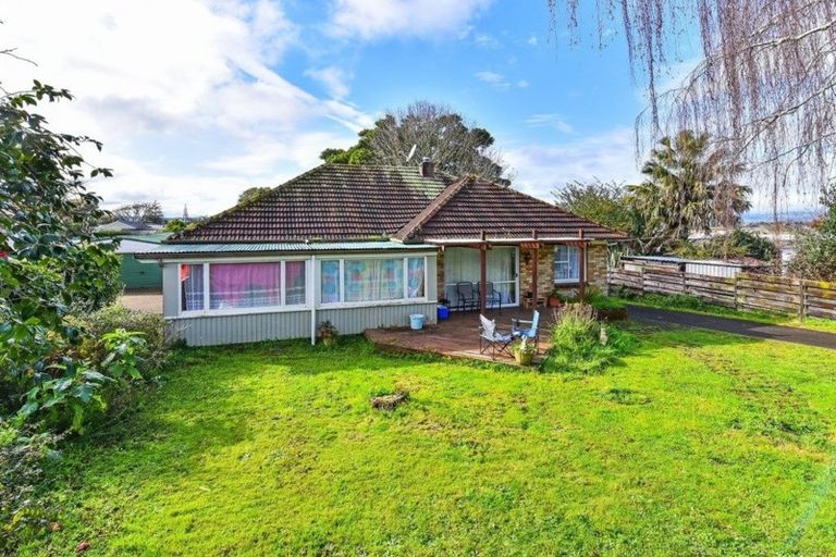 Photo of property in 1 Tawa Crescent, Manurewa, Auckland, 2102