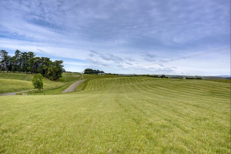 Photo of property in 812 Whakapirau Road, Whakapirau, Maungaturoto, 0583