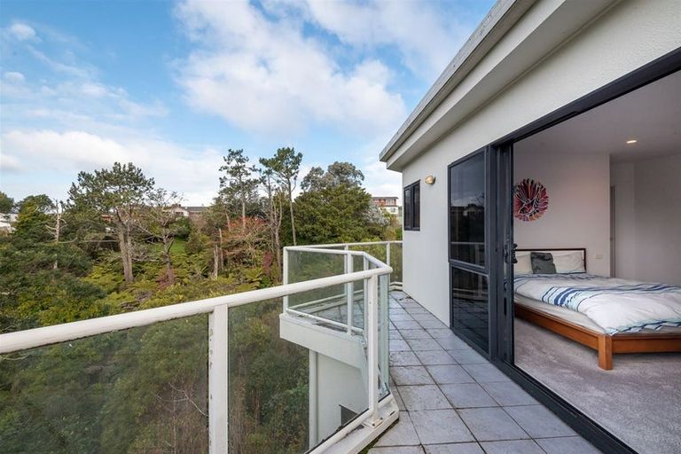 Photo of property in 9 Dalmeny Close, Murrays Bay, Auckland, 0630