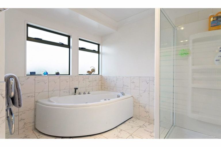 Photo of property in 65 Tapu Road, Huapai, Kumeu, 0810