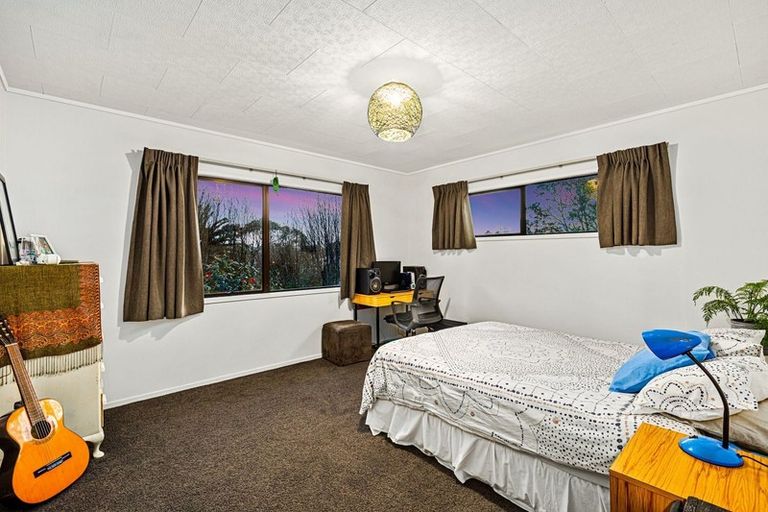 Photo of property in 12 Peterhouse Place, West Harbour, Auckland, 0618