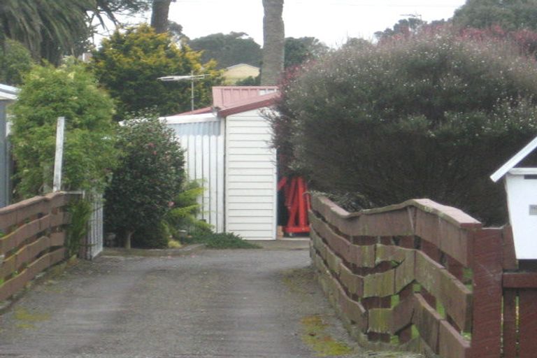 Photo of property in 6 Leon Place, Waitara, 4320