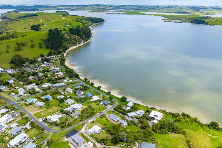 Photo of property in 9 Rigby Street, Whakapirau, 0583