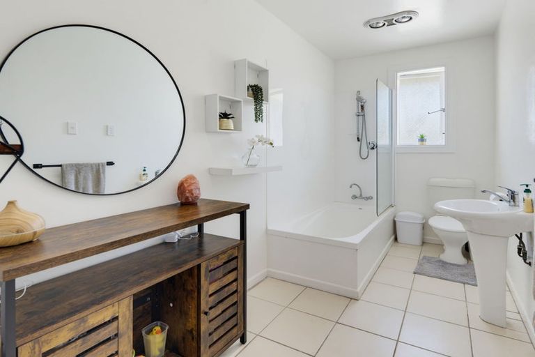 Photo of property in 51 Wairau Road, Picton, 7220