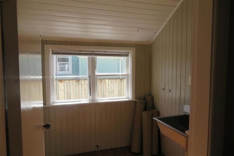 Photo of property in 64 Oxford Terrace, Epuni, Lower Hutt, 5011