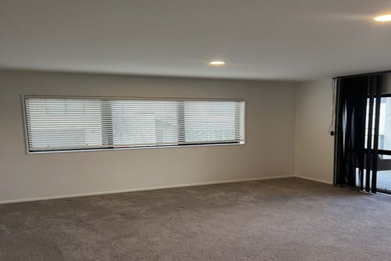 Photo of property in 5 Wyon Way, Flat Bush, Auckland, 2016