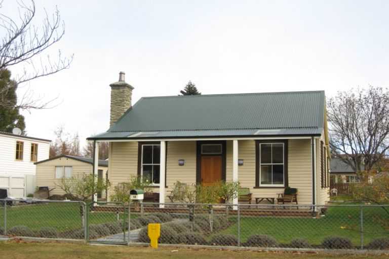 Photo of property in 12 Anglesea Street, Arrowtown, 9302