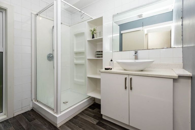 Photo of property in 2/19 Haseler Crescent, Howick, Auckland, 2014