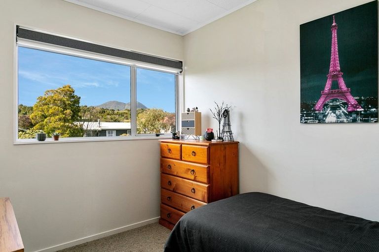 Photo of property in 14 Wembley Place, Richmond Heights, Taupo, 3330