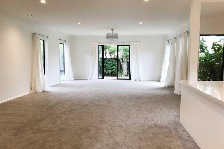 Photo of property in 47 Manor Park, Sunnyhills, Auckland, 2010