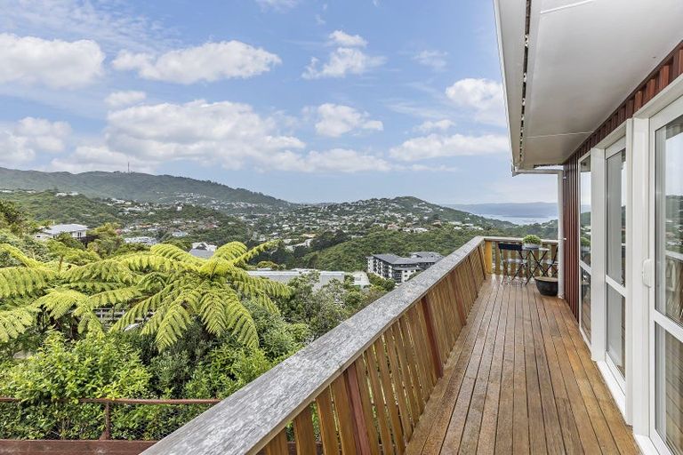 Photo of property in 51 Winston Street, Crofton Downs, Wellington, 6035