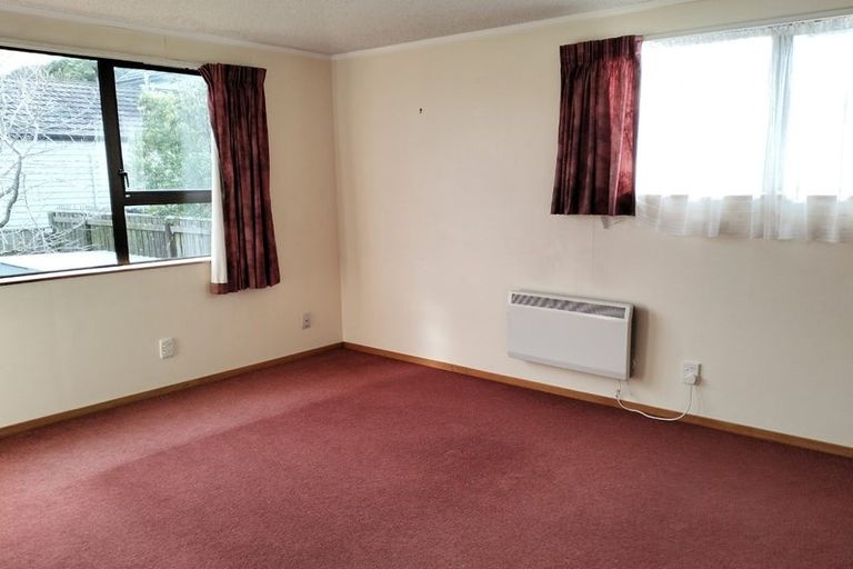Photo of property in 16 Chestnut Grove, Maungaraki, Lower Hutt, 5010