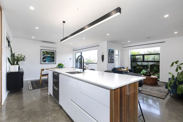 Photo of property in 8 Orite Drive, Welbourn, New Plymouth, 4310