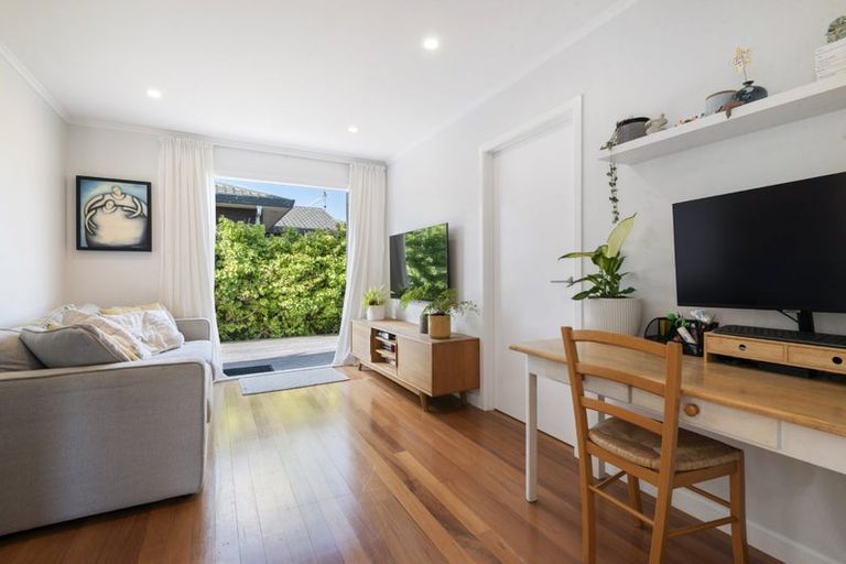 Photo of property in 1/10 Coronation Street, Belmont, Auckland, 0622