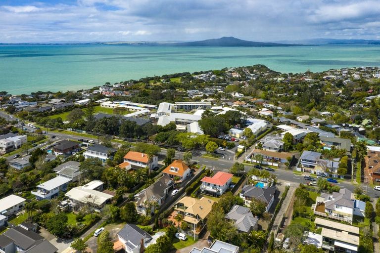 Photo of property in 88a Aberdeen Road, Campbells Bay, Auckland, 0620