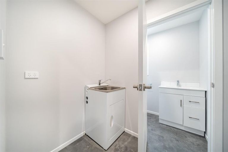 Photo of property in 4b Pohutukawa Street, Woburn, Lower Hutt, 5010