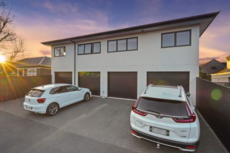 Photo of property in 3/129 Aikmans Road, Merivale, Christchurch, 8014