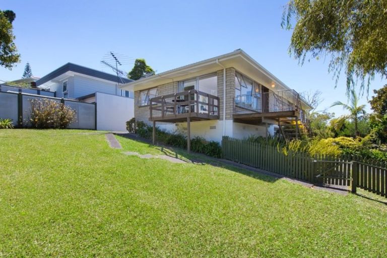 Photo of property in 2/45 Knightsbridge Drive, Forrest Hill, Auckland, 0620
