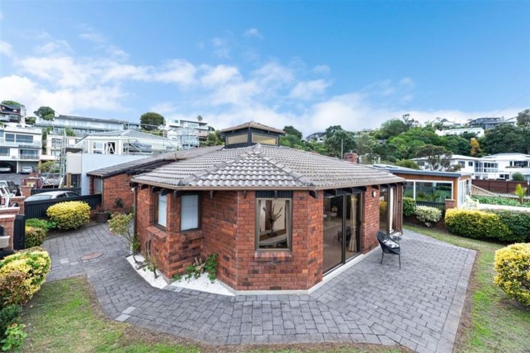 Photo of property in 1/28 Manly Esplanade, Browns Bay, Auckland, 0630