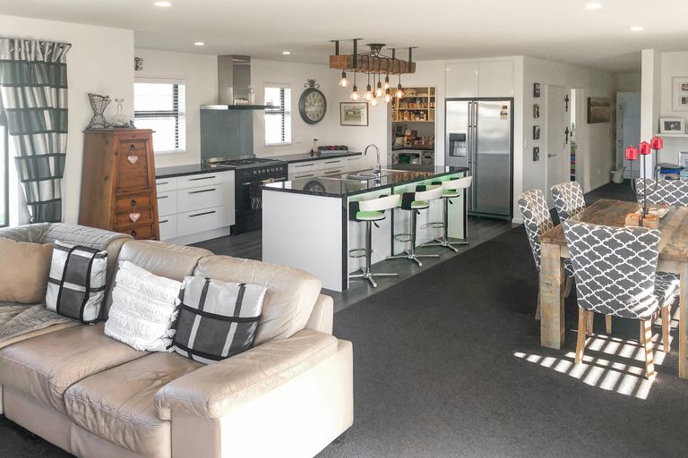 Photo of property in 37 Te Korari Street, Marshland, Christchurch, 8083