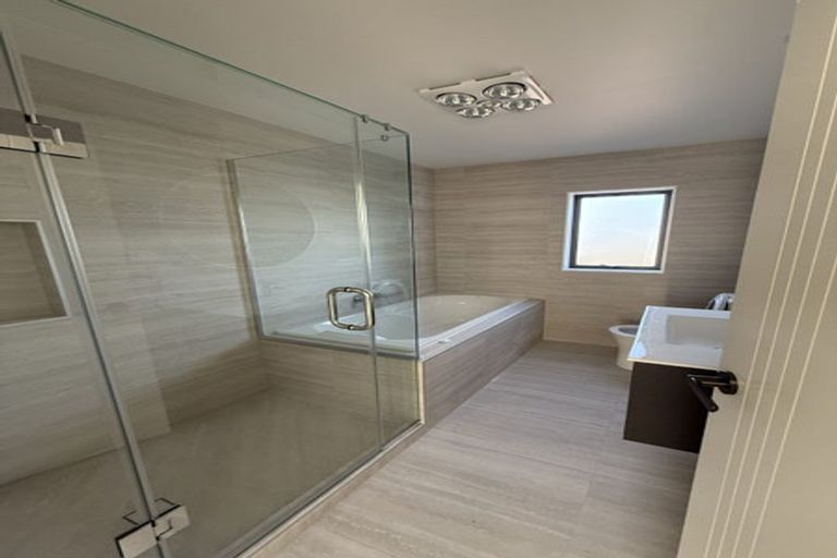 Photo of property in 147 Weatherly Road, Torbay, Auckland, 0630