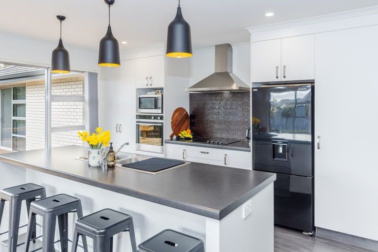 Photo of property in 55 Edgeview Crescent, Fitzroy, Hamilton, 3206