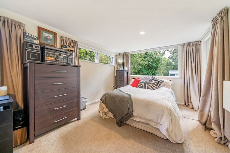 Photo of property in 32 Chatsworth Road, Silverstream, Upper Hutt, 5019