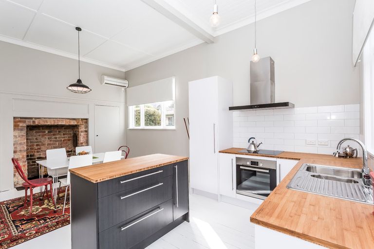 Photo of property in 84 Tomahawk Road, Andersons Bay, Dunedin, 9013