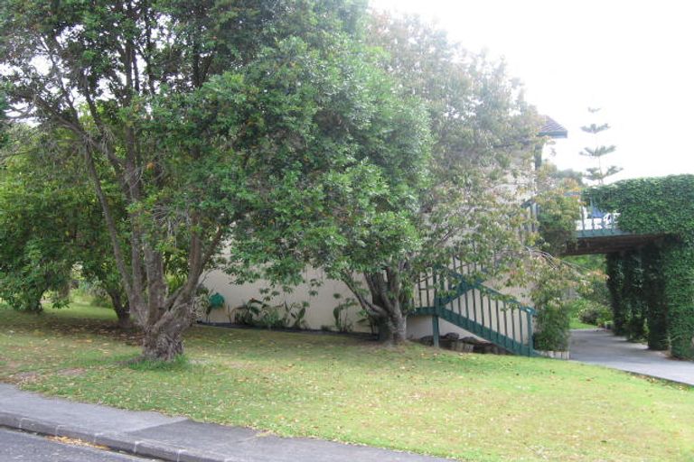 Photo of property in 7 Theban Place, Totara Vale, Auckland, 0629