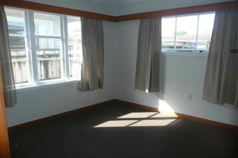 Photo of property in 6 Woodleigh Street, Frankleigh Park, New Plymouth, 4310