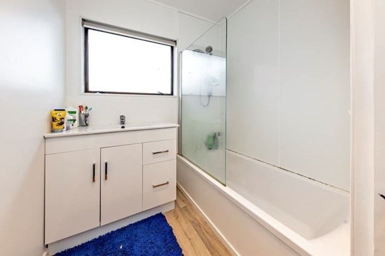 Photo of property in 2/174 Old Wairoa Road, Papakura, 2110