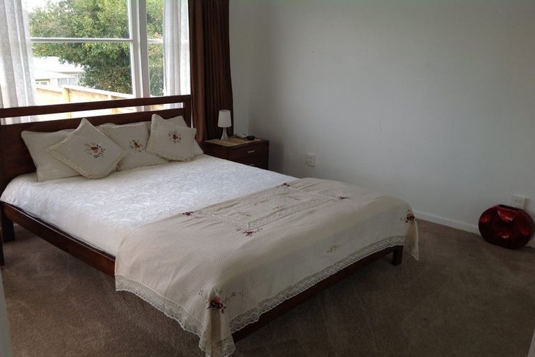 Photo of property in 9 Sylvan Crescent, Te Atatu South, Auckland, 0610