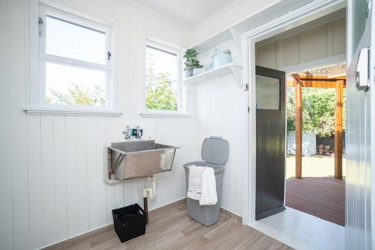 Photo of property in 48 Upham Terrace, Roslyn, Palmerston North, 4414