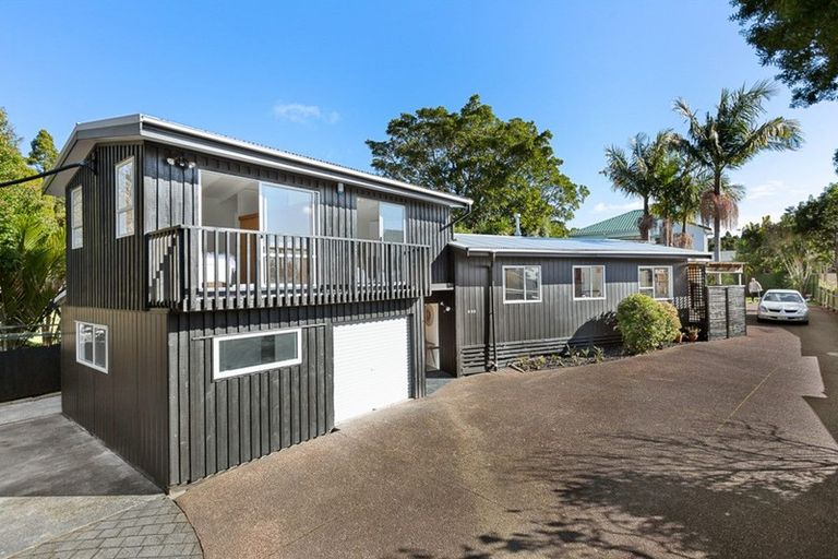 Photo of property in 1/107 Konini Road, Titirangi, Auckland, 0604