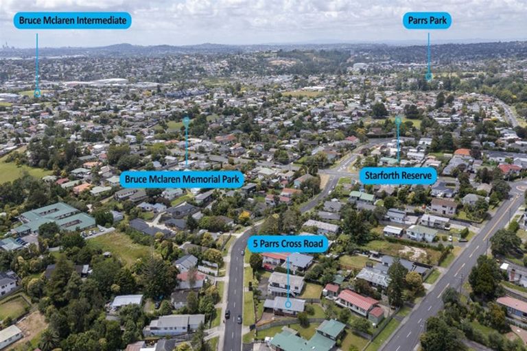 Photo of property in 5 Parrs Cross Road, Henderson, Auckland, 0612