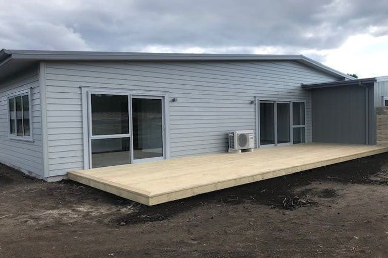 Photo of property in 9 Pukatea Lane, Kinloch, Taupo, 3377