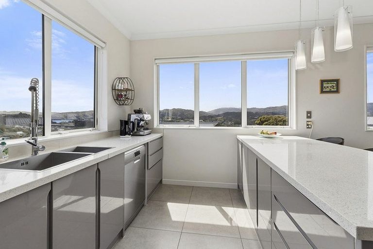 Photo of property in 8 Polestar Lane, Whitby, Porirua, 5024