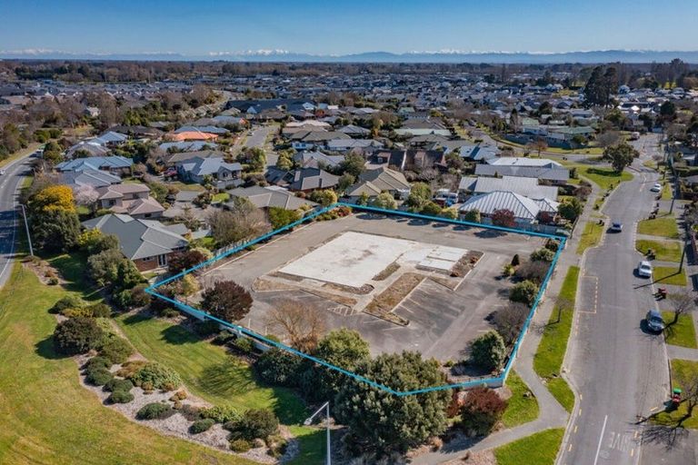 Photo of property in 3 Waitikiri Drive, Parklands, Christchurch, 8083
