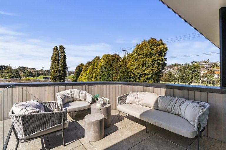 Photo of property in 73 West End Road, Westmere, Auckland, 1022