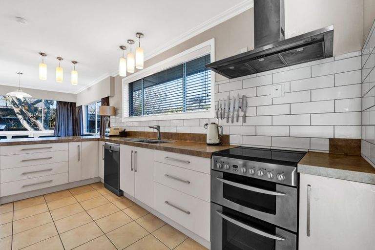 Photo of property in 17 Dives Avenue, Hawera, 4610