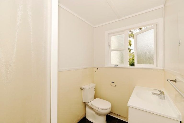 Photo of property in 39 Mcclintock Road, Massey, Auckland, 0614