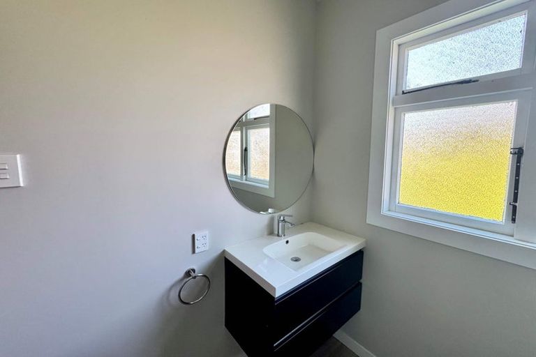 Photo of property in 13 Kings Drive, Levin, 5510